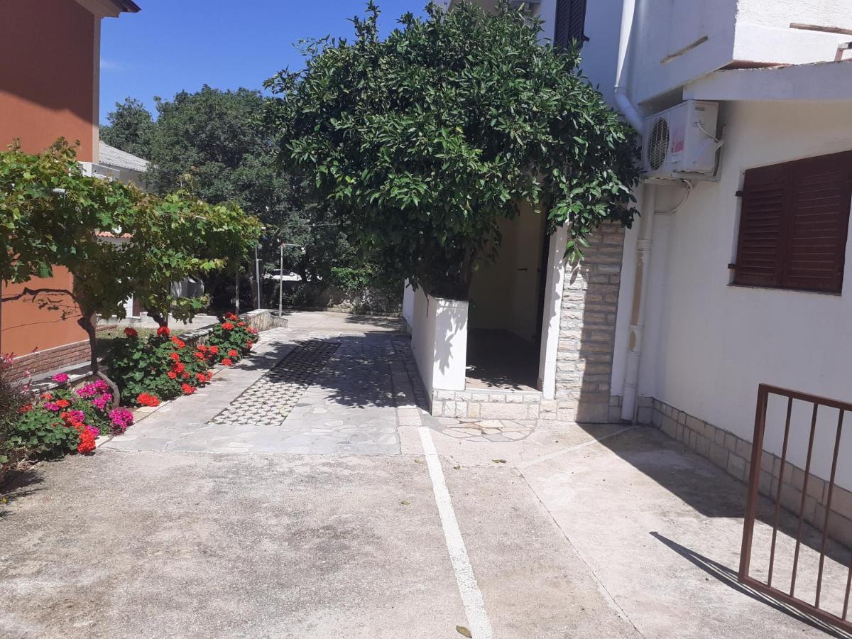 Apartmani Karuza Novalja Exterior photo